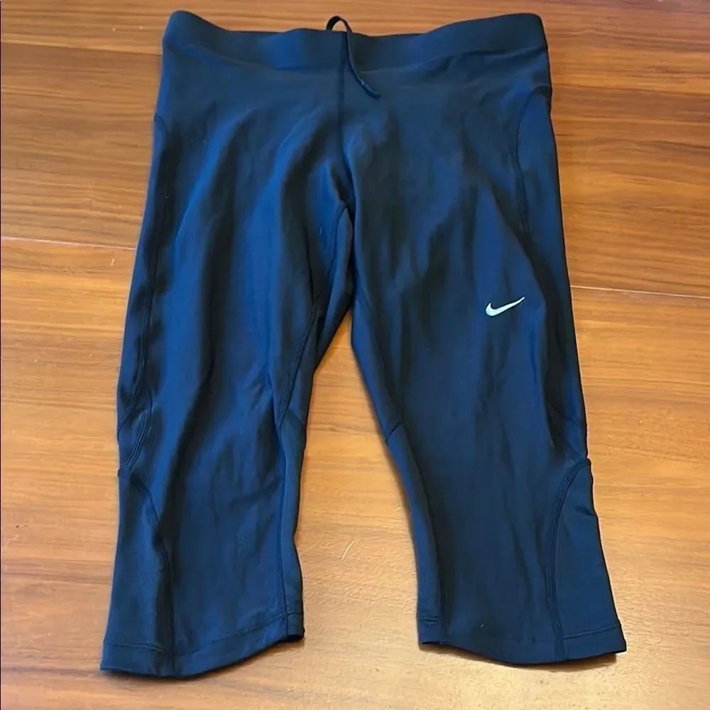 Nike Dri Fit running cycling capri black leggings size small